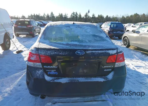 2014 Subaru Legacy 2.5I Premium из США, поврежденный, VIN 4S3BMBC61E3037802